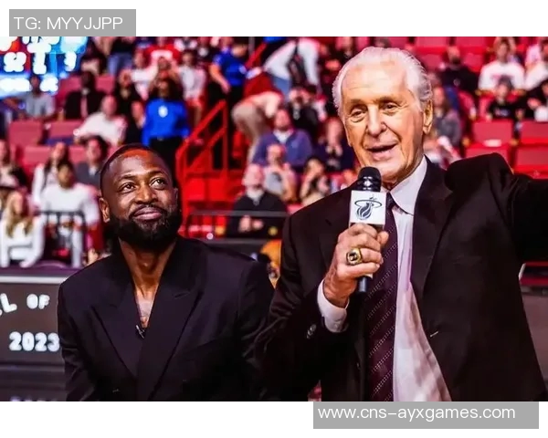 韦德回忆飞机趣事莱利没收詹姆斯饼干暗示他即将离队